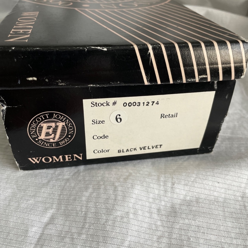 Black Velvet low heel pumps - Picture 5 of 5